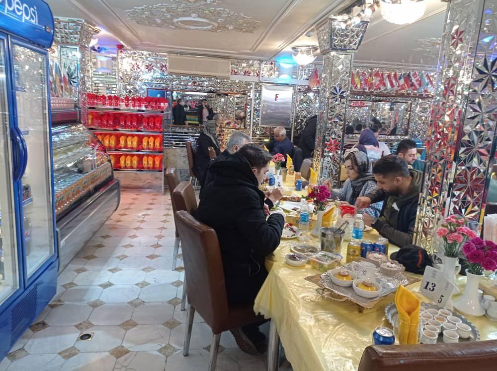 رستوران معین درباری