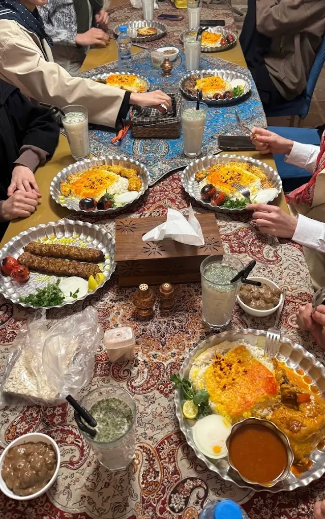 رستوران هتل پهلوان رزاز