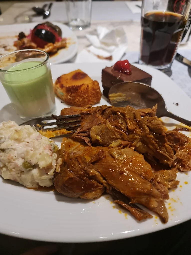 رستوران لاتون