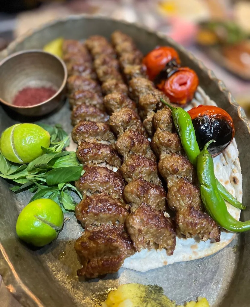 کافه رستوران بی نام
