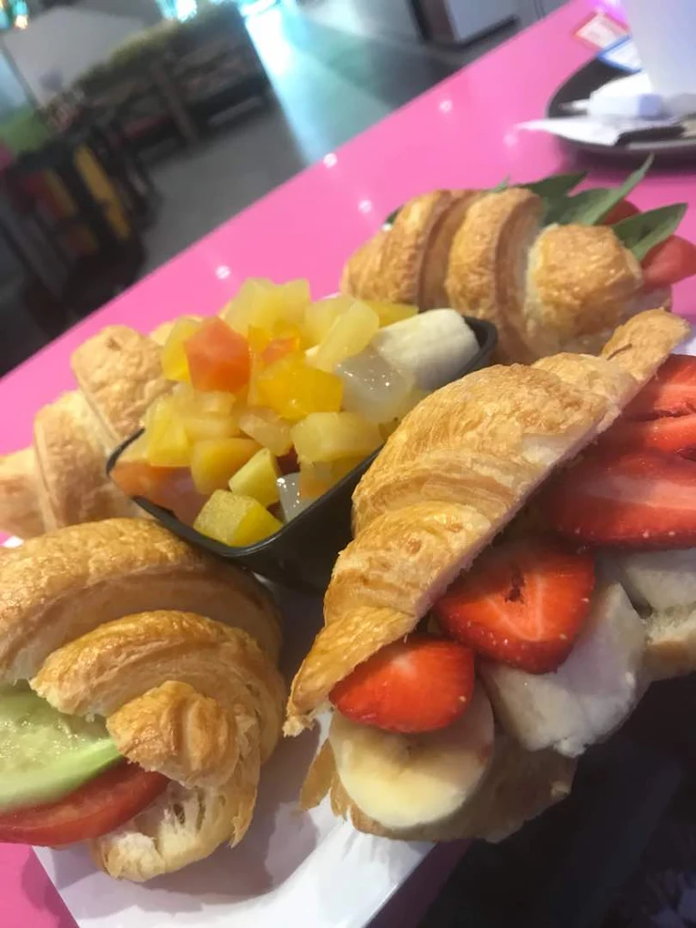 کافه بار ژوزک(شعبه تهرانپارس)