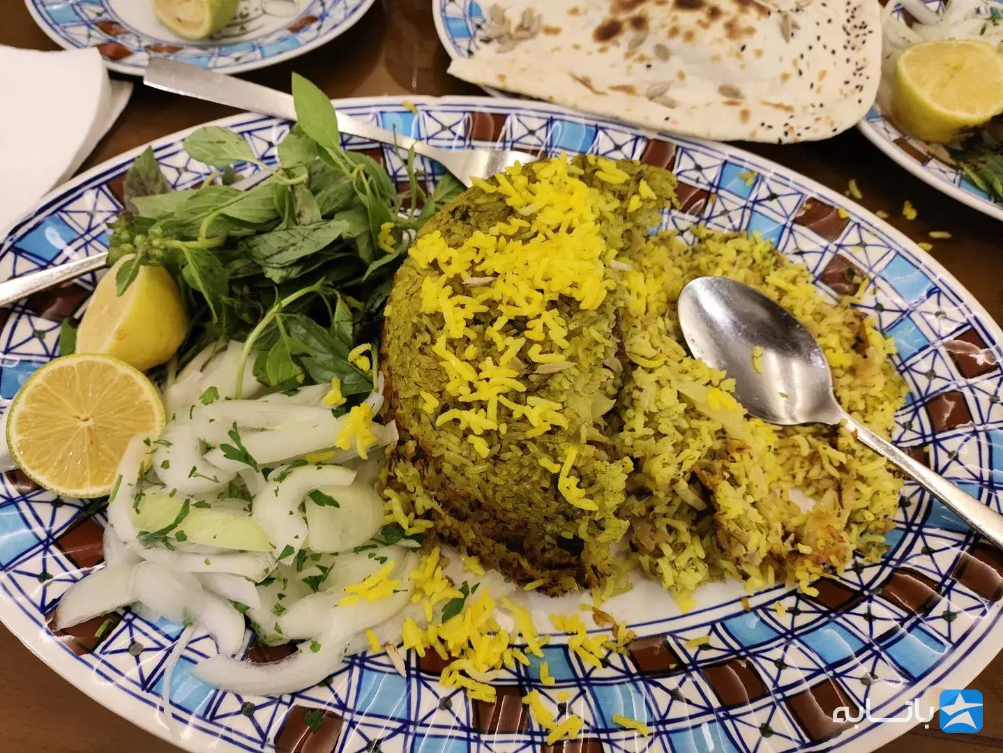 رستوران سنتی شرزه