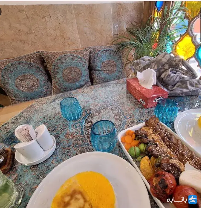 کافه و رستوران عمارت فیروزه