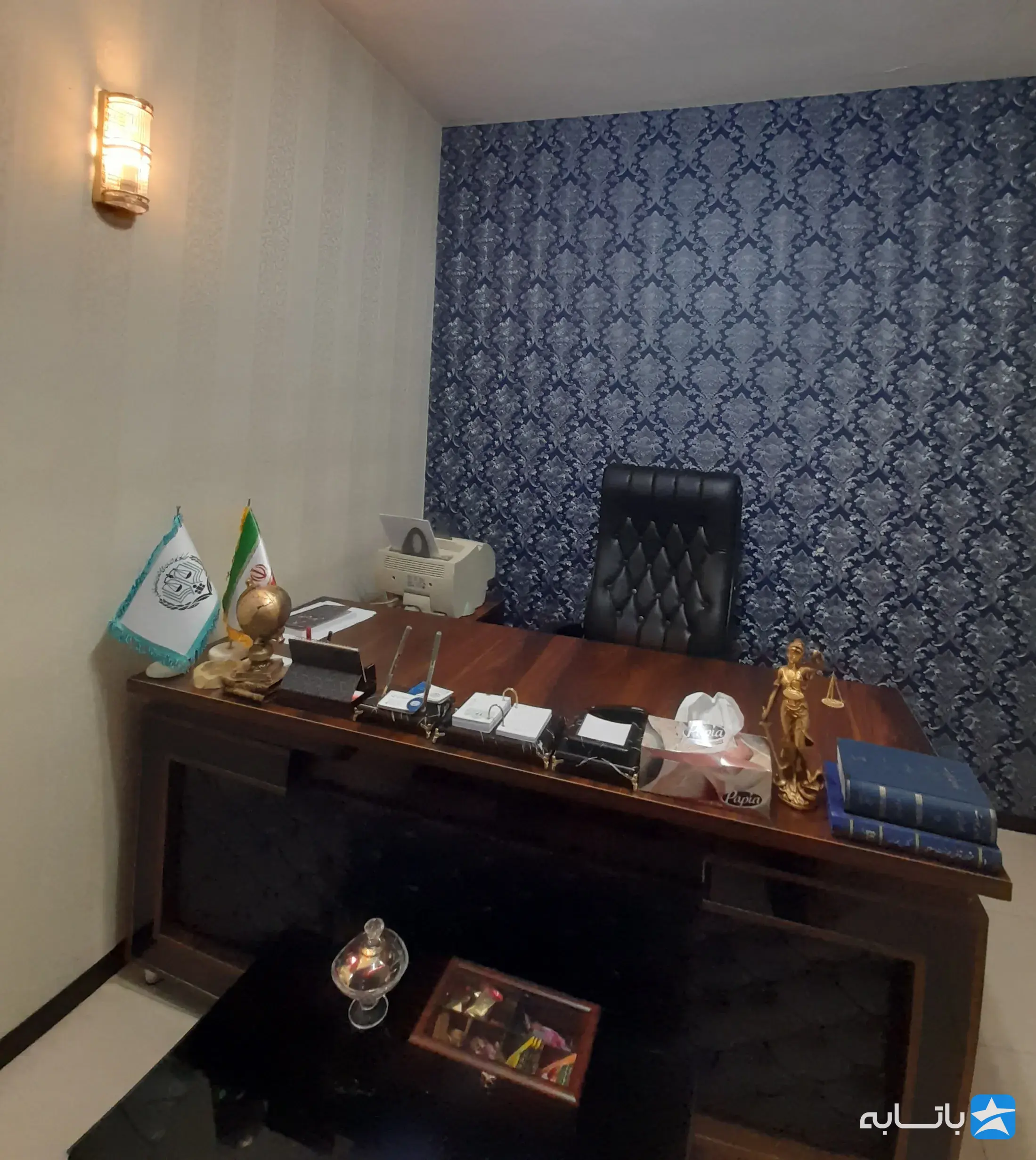 وکیل و مشاور حقوقی مهرداد احسنی