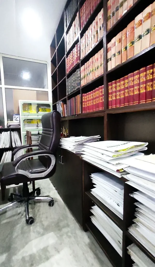 وکیل میلاد حاتمی