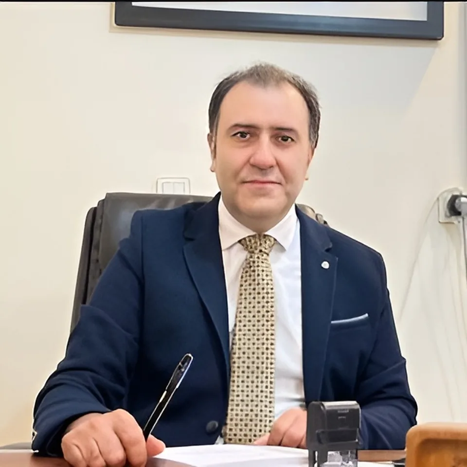 دکتر روزبه مباشر مقدم